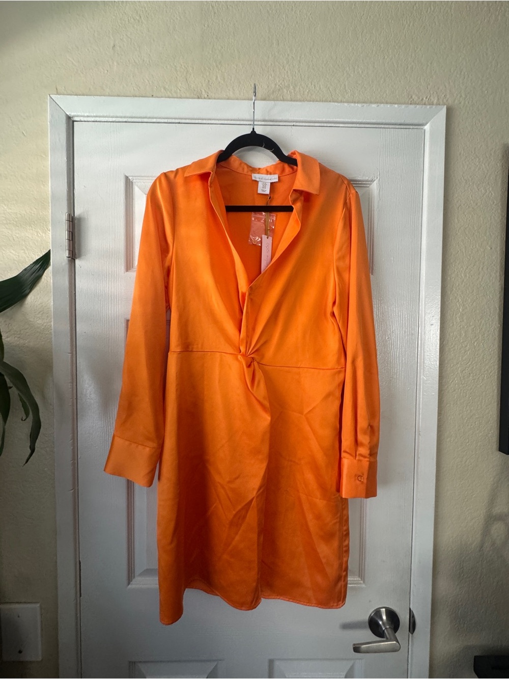 NEW House of Harlow 1960 Orange Satin Twist-Front Mini Dress, Medium - Picture 2 of 9